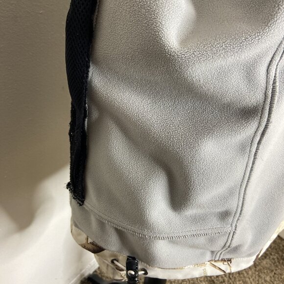 Women's Realtree Camo Bomber Jacket - Picture 8 of 8